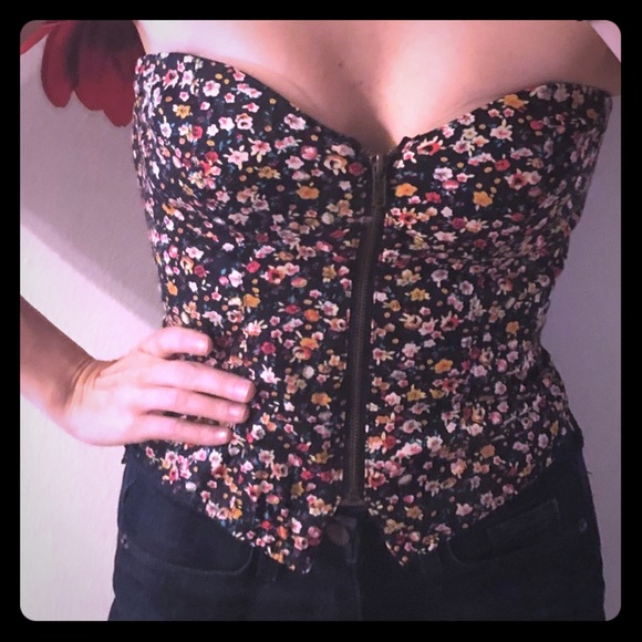 Strapless zip up corset-like top - Picture 2 of 8